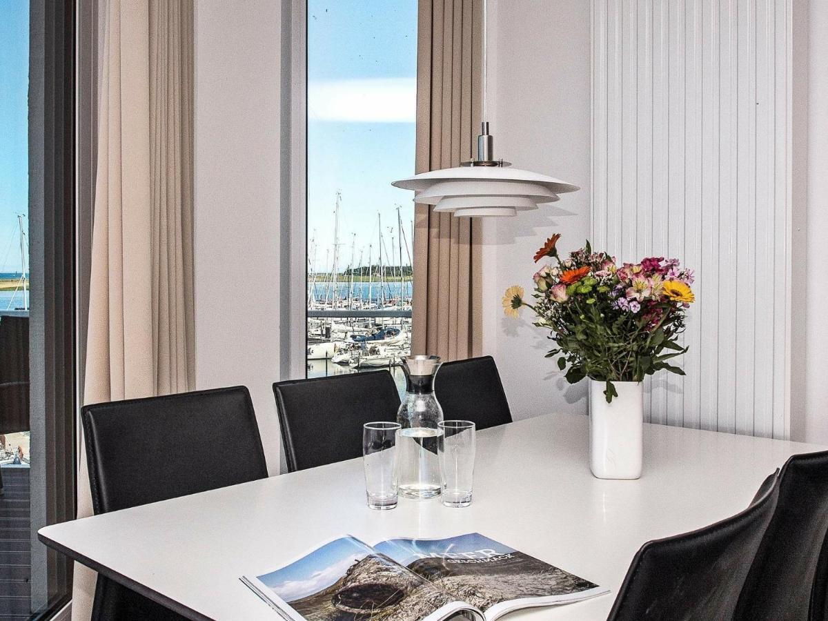 Two-bedroom In 25 *